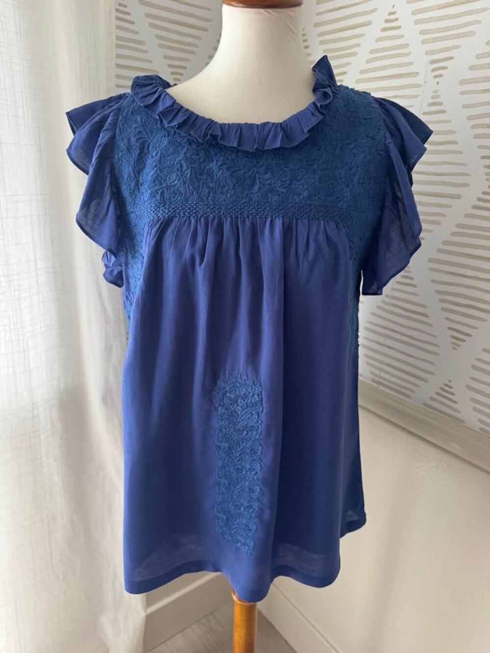 J. Marie Women’s Medium Royal Blue Embroidered Ruffle Sleeve Top Blouse